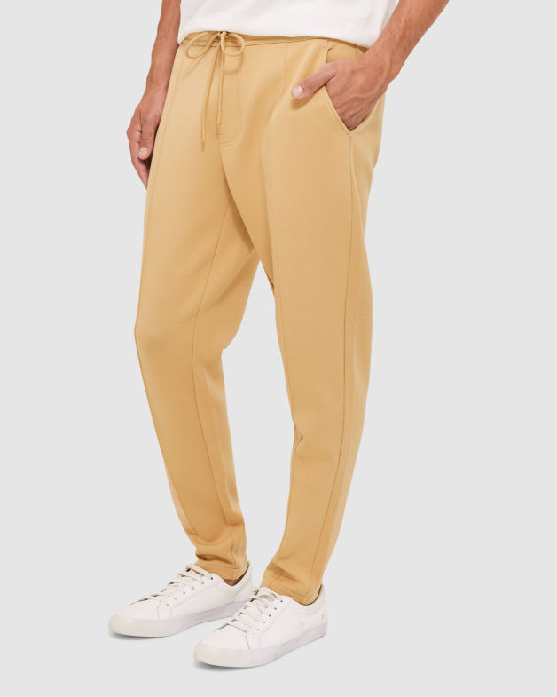 Victor Track Pant in CAMEL