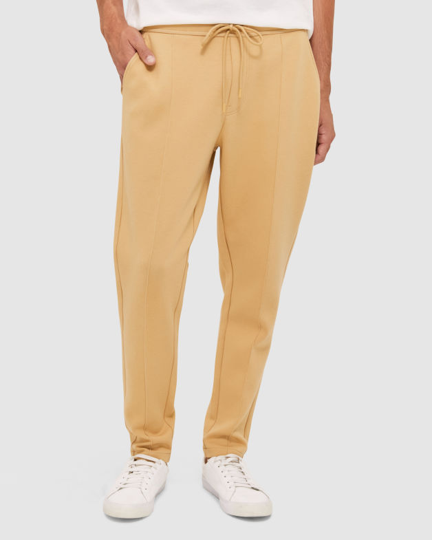 Victor Track Pant in CAMEL