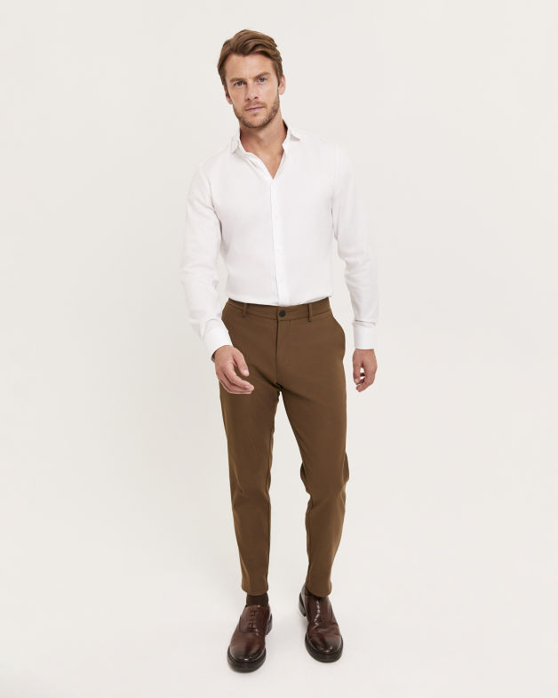 Judd Slim Dress Chino Pant in LIGHT BROWN