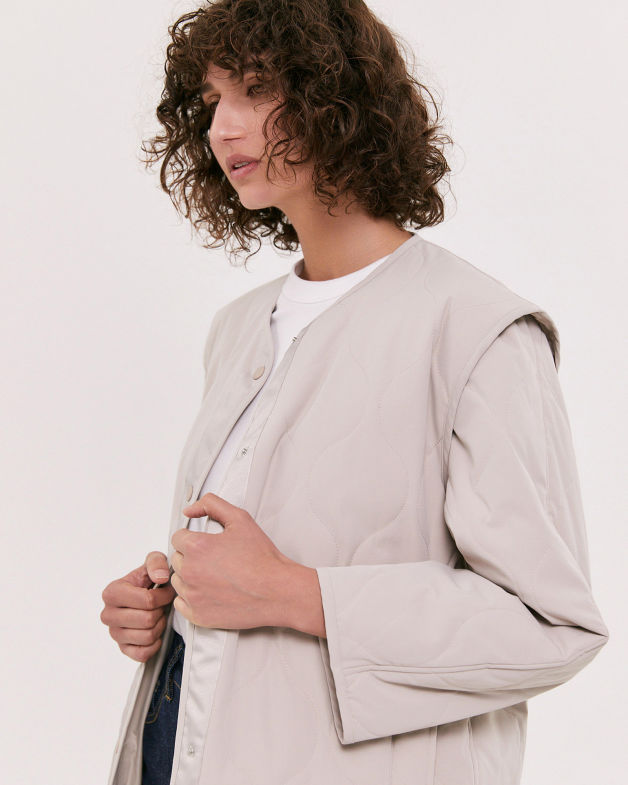 Clara Puffer Jacket in STONE