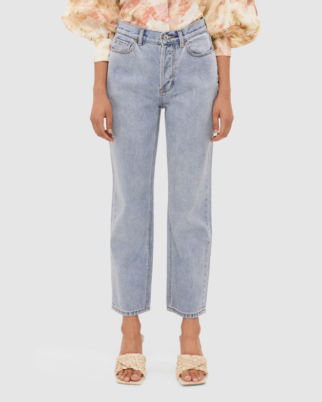 Simi Straight Leg Jean in LIGHT WASH