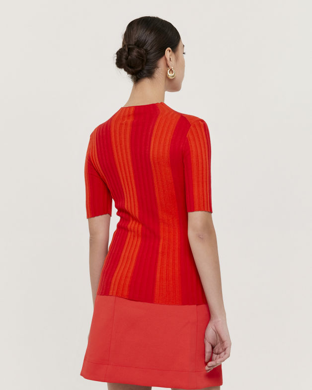 Melody Short Sleeve Colour Block Knit in SCARLET