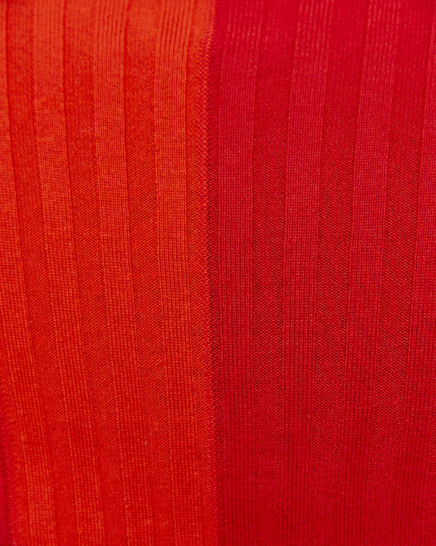 Melody Short Sleeve Colour Block Knit in SCARLET