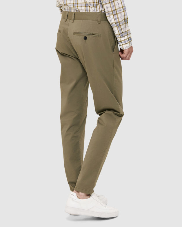 Noland Lightweight Chino Pant in GRASS