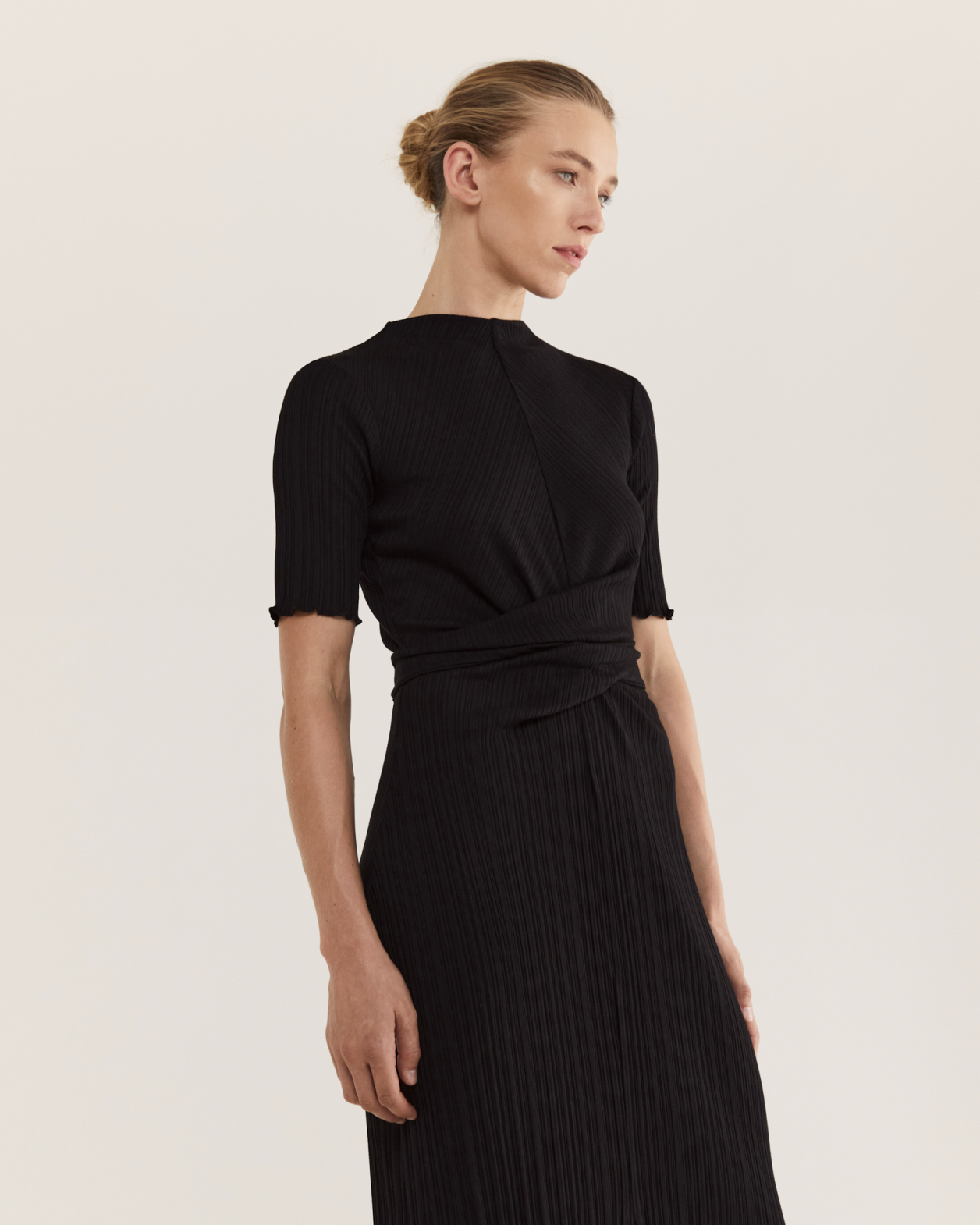 Sabine Tie Front Midi Dress in BLACK