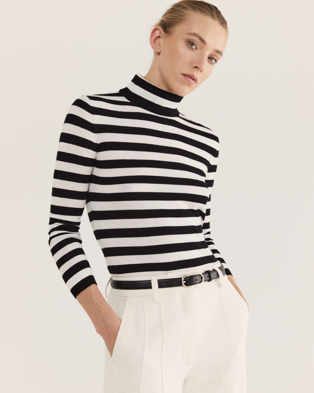 Laura Cashmere Blend Long Sleeve Knit in BLACK/IVORY