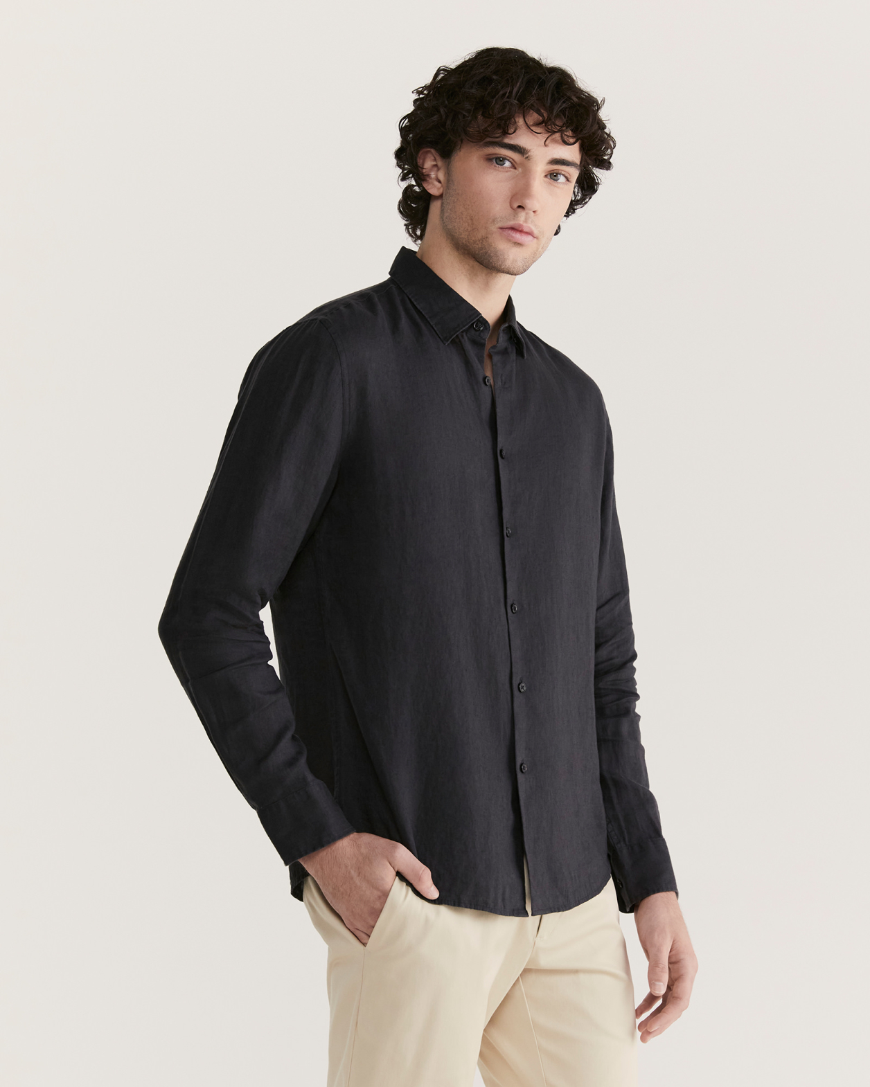 Anderson Long Sleeve Classic Linen Shirt in WASHED BLACK