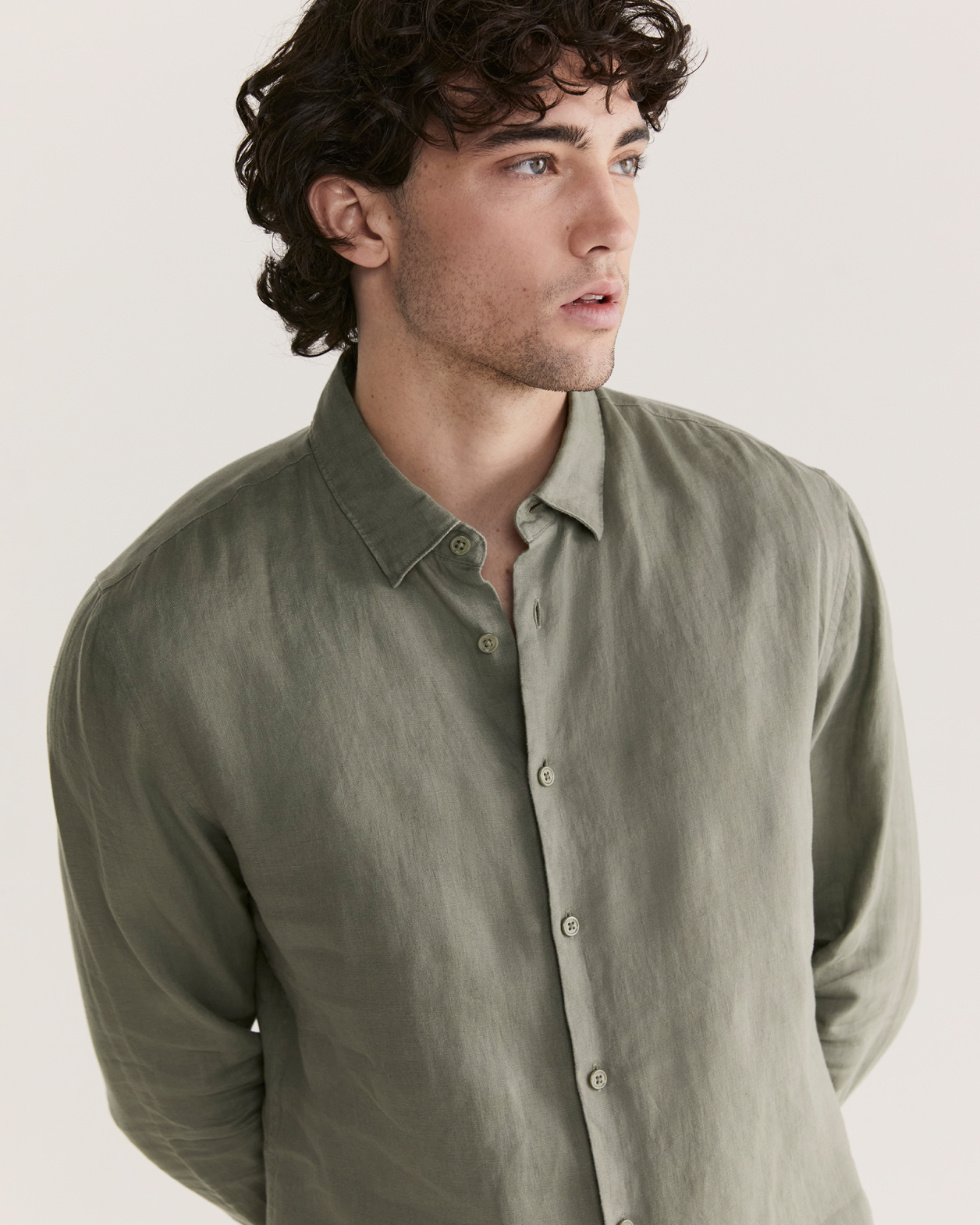 Anderson Long Sleeve Classic Linen Shirt in MOSS