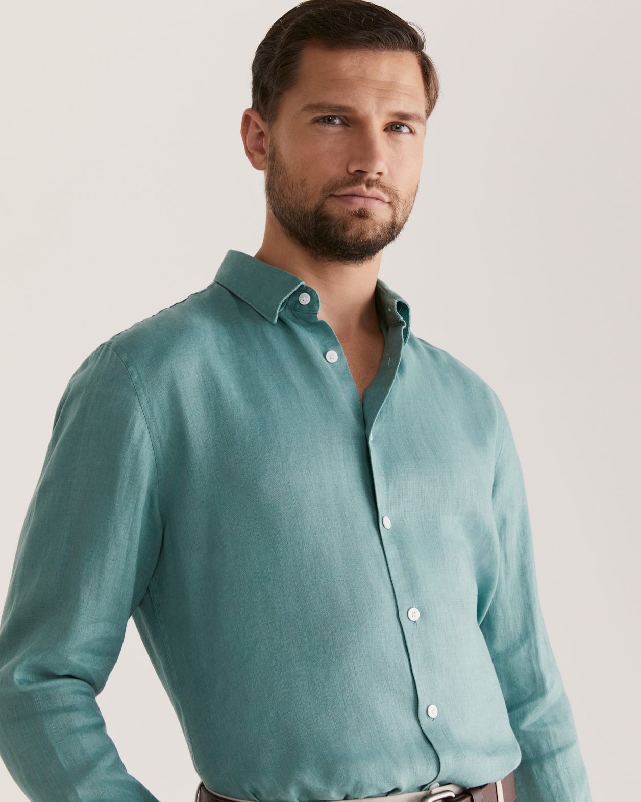 Anderson Long Sleeve Classic Linen Shirt in GREEN TEA