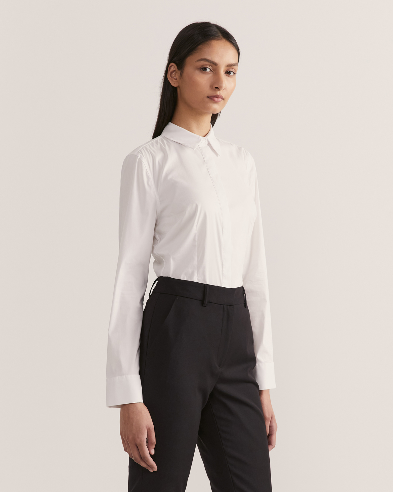 Lottie Fitted Shirt in WHITE