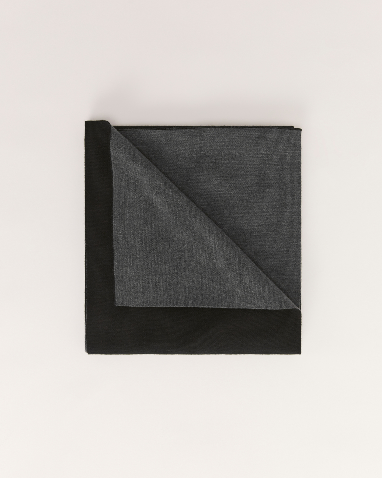 Wool Reversible Scarf in BLACK/CHARCOAL