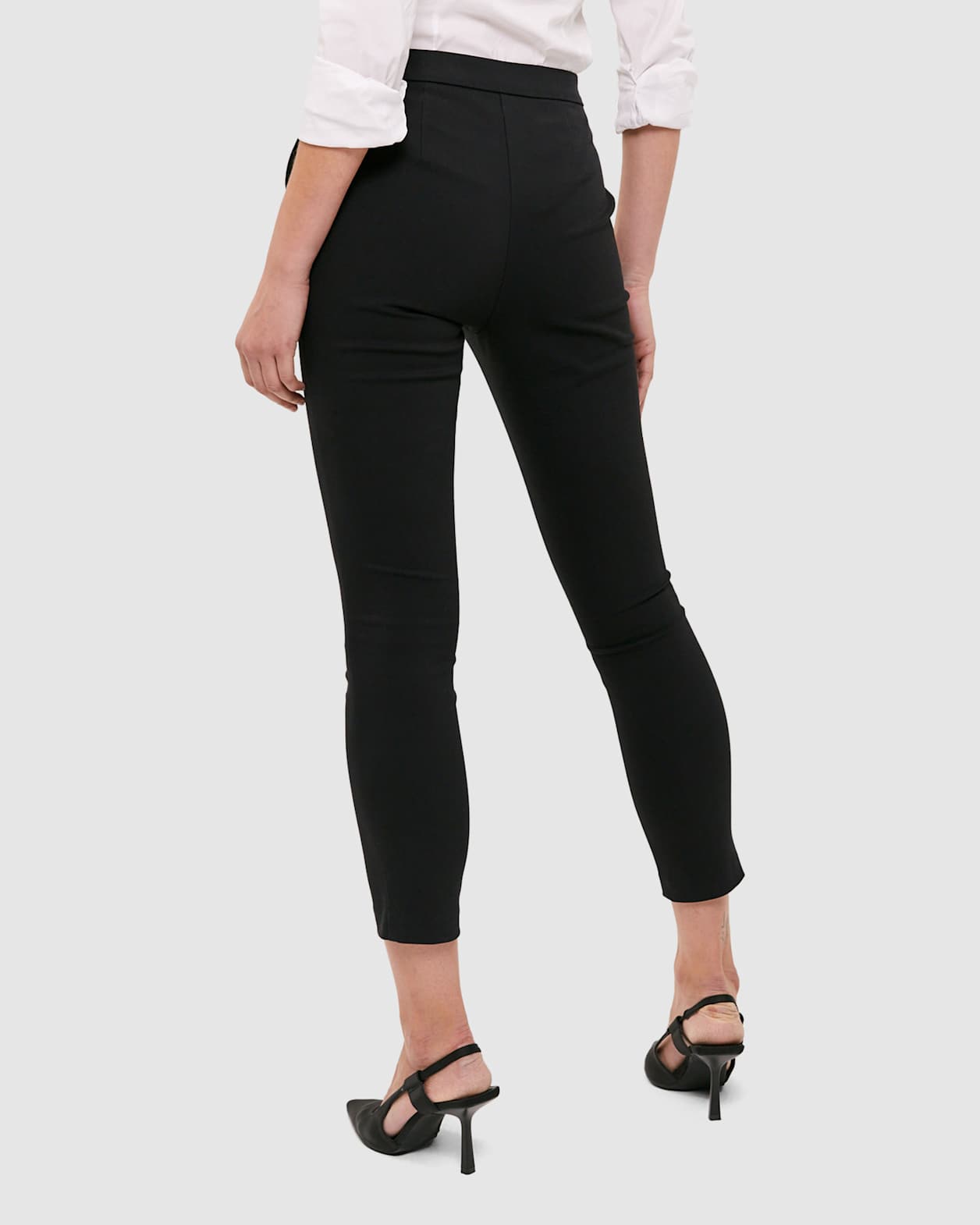 Tia Pull On Pant in BLACK