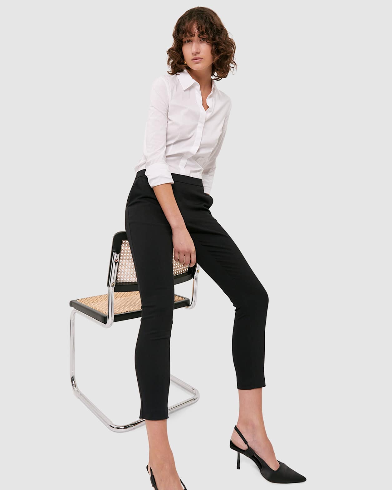 Tia Pull On Pant in BLACK