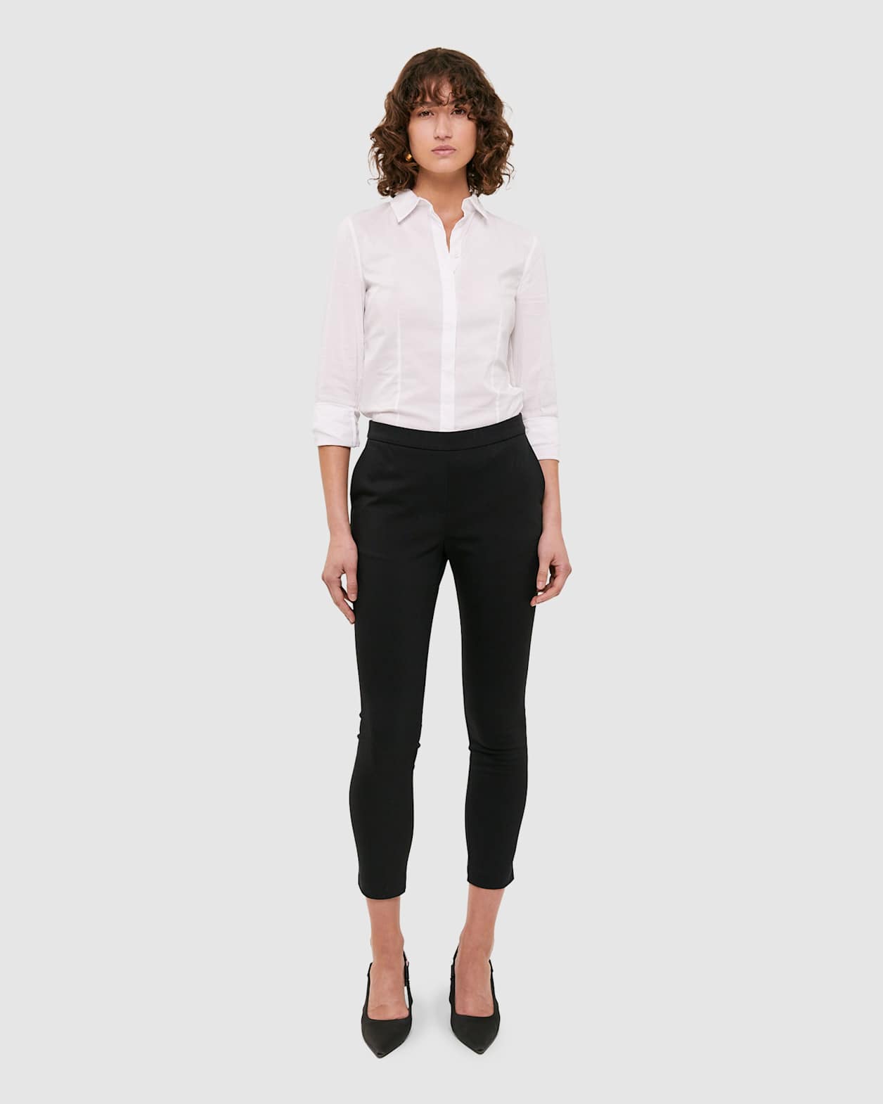 Tia Pull On Pant in BLACK