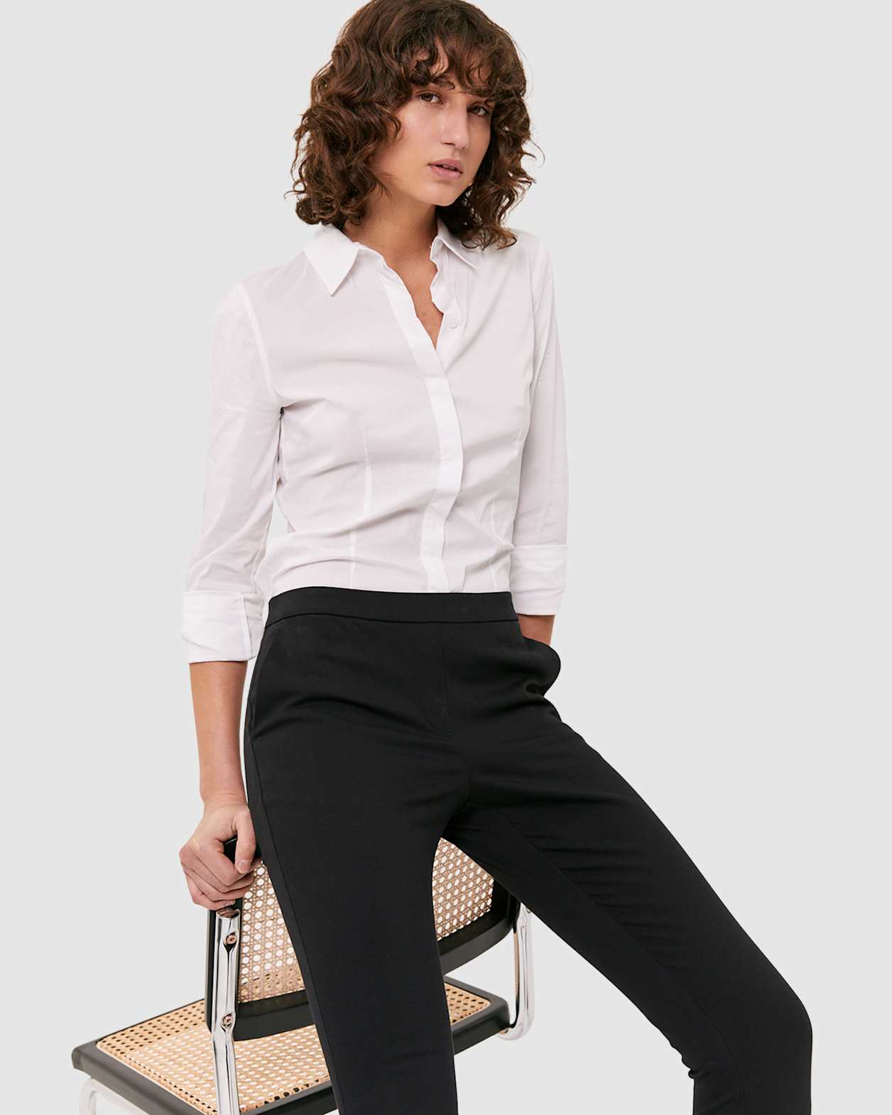 Tia Pull On Pant in BLACK