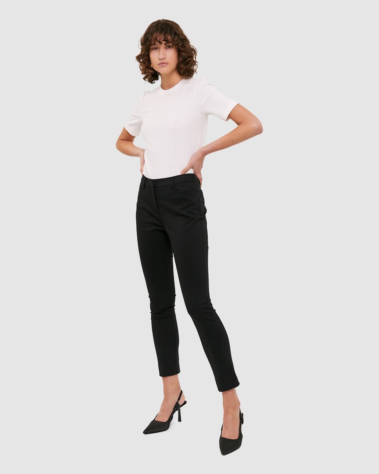 Tia Suit Pant in BLACK