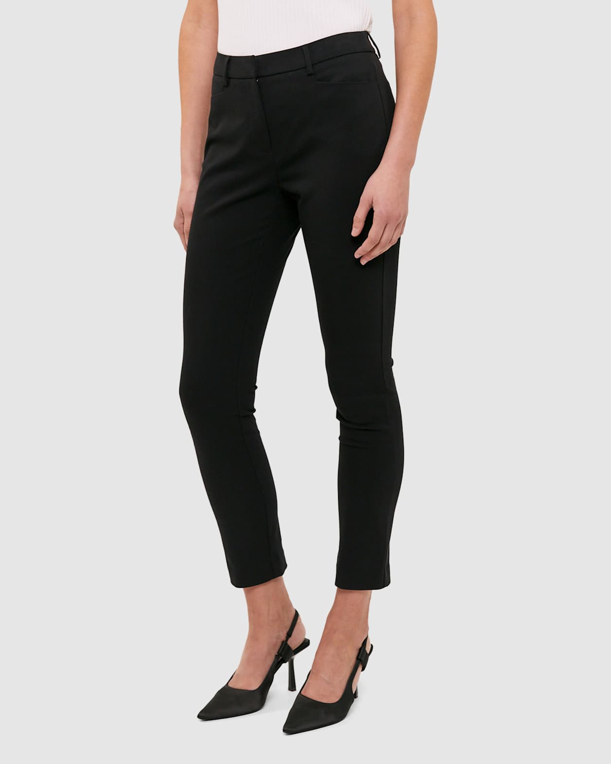Tia Suit Pant in BLACK