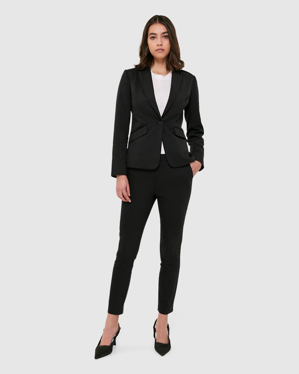 Tia Suit Blazer in BLACK