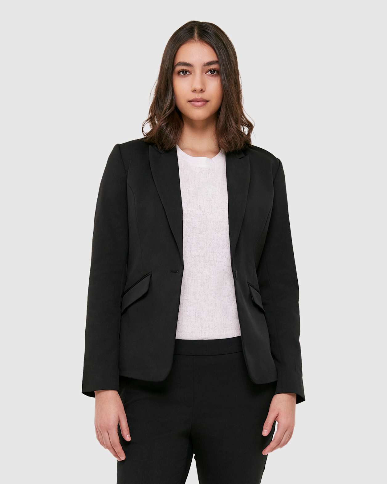 Tia Suit Blazer in BLACK