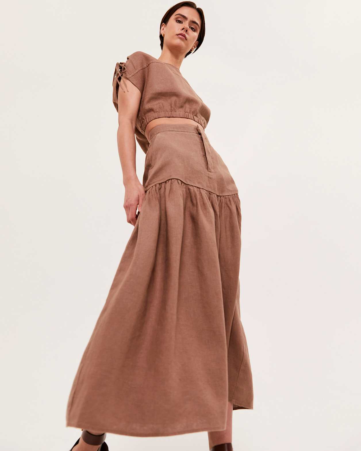 Lila Linen Midi Skirt in MOCHA