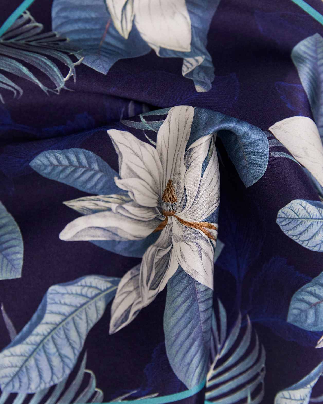 Avery Silk Pocket Square in MIDNIGHT