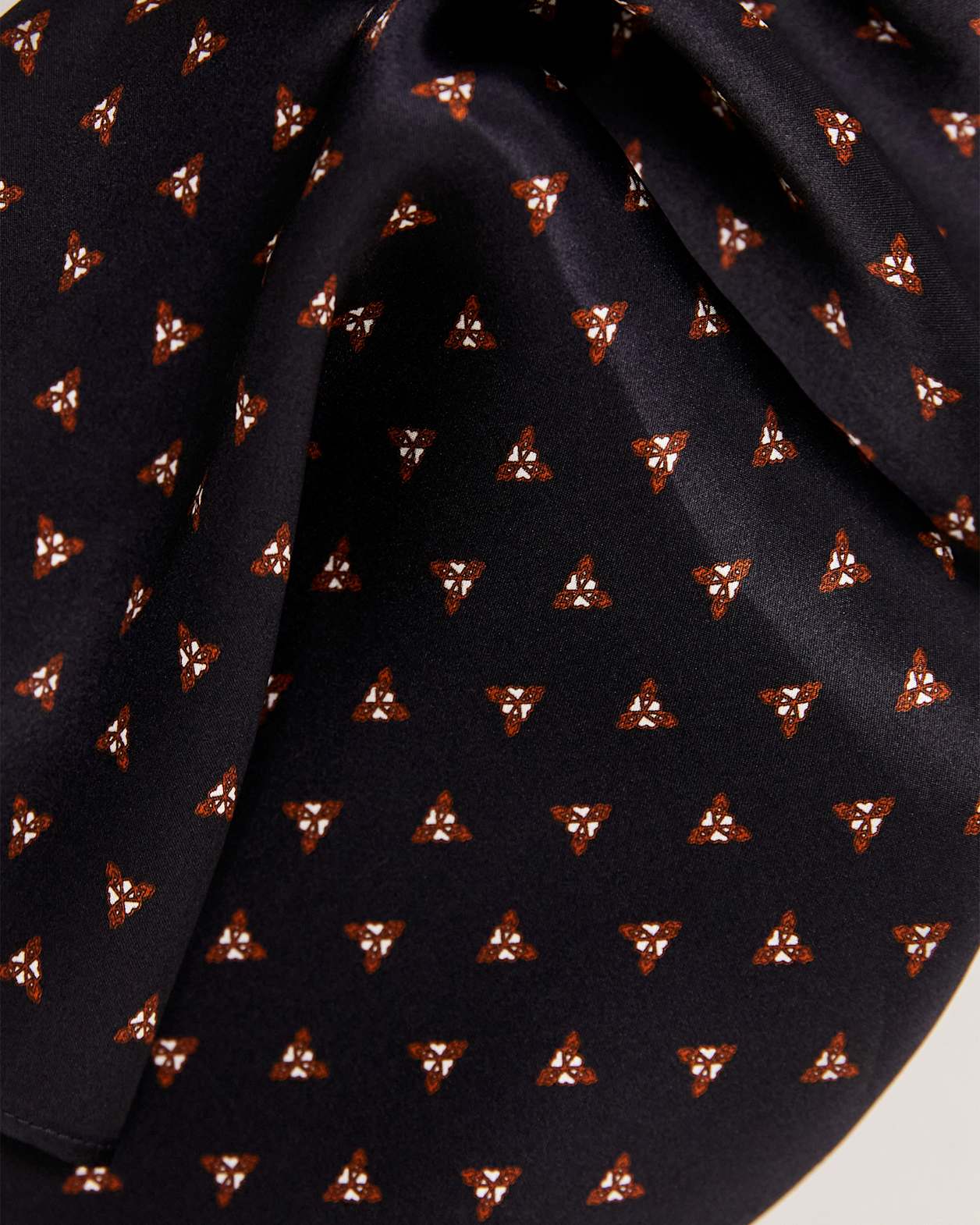 Irving Silk Pocket Square in NAVY MULTI