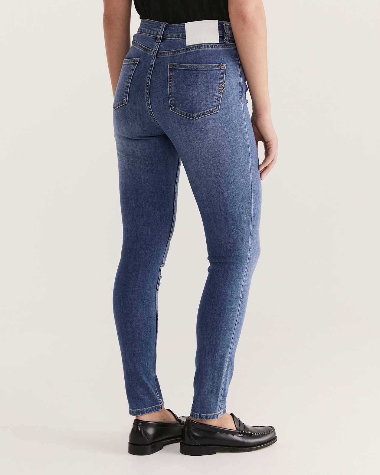 Anna High Rise Skinny Jean in LIGHT INDIGO
