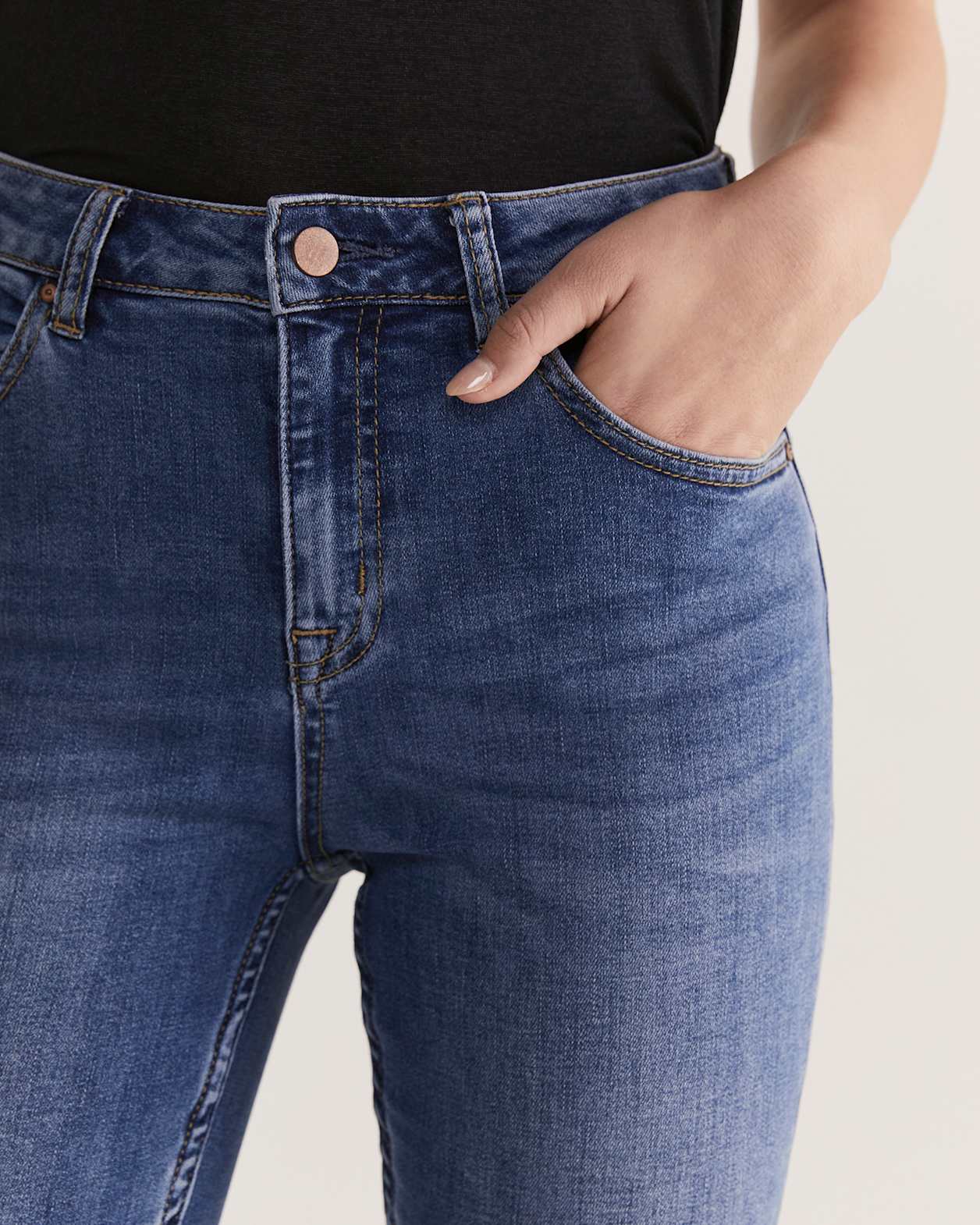 Anna High Rise Skinny Jean in LIGHT INDIGO