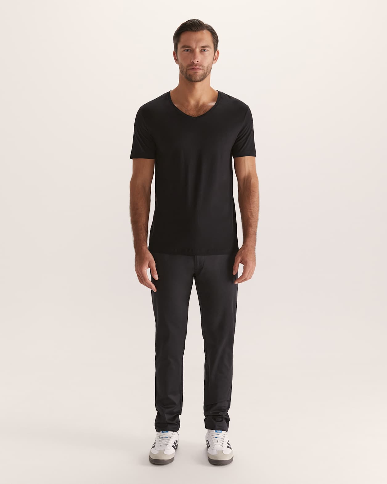 Daniel V Neck Tee in BLACK