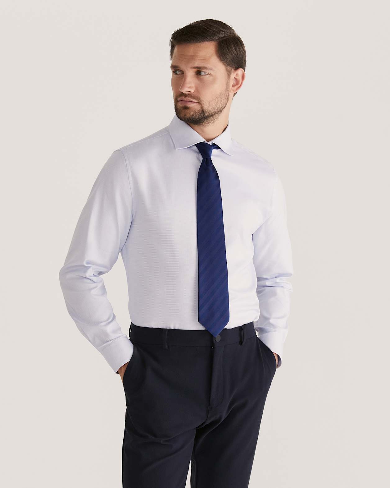 Silk Twill Stripe Tie in NAVY