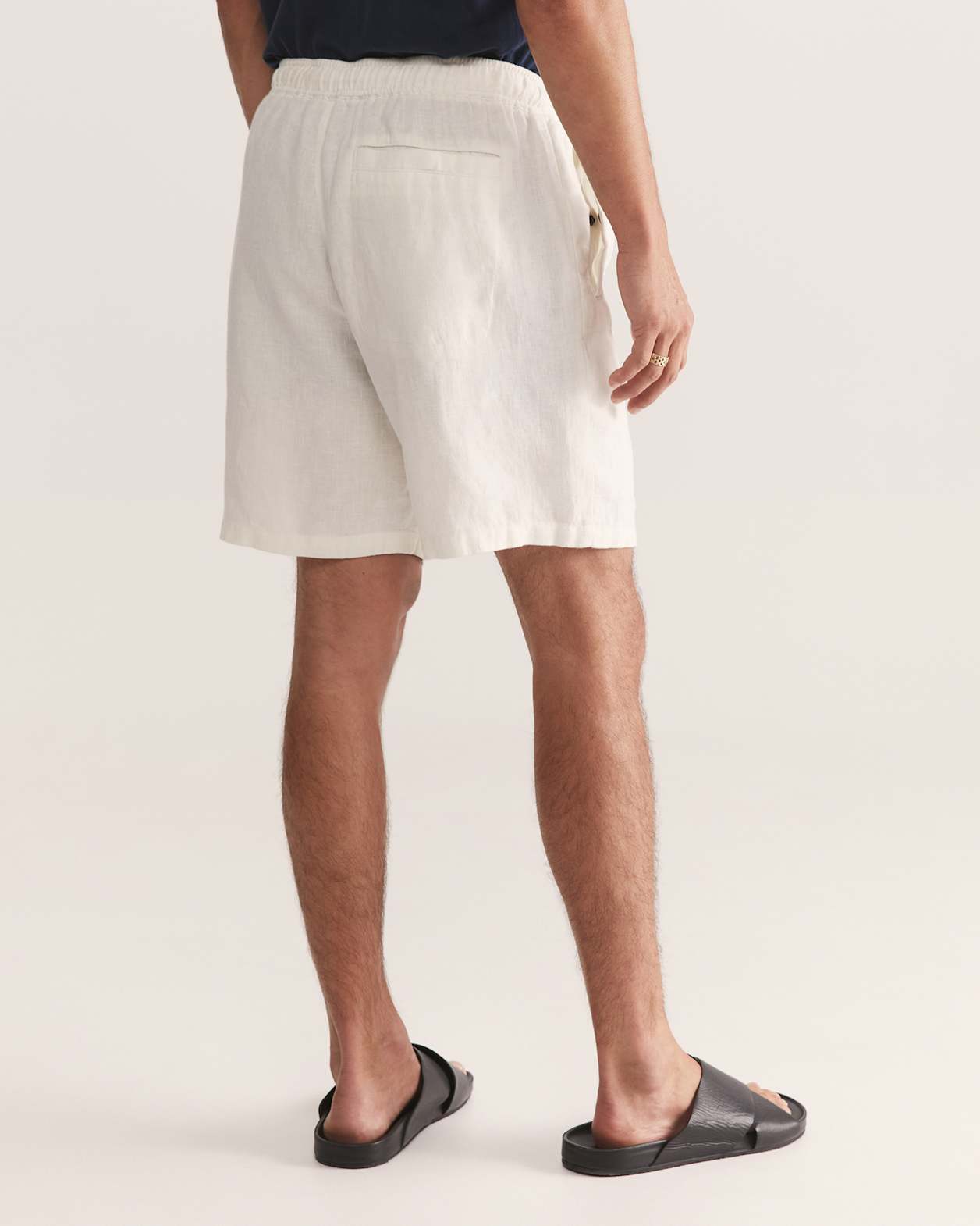 Kent Linen Short in WHITE