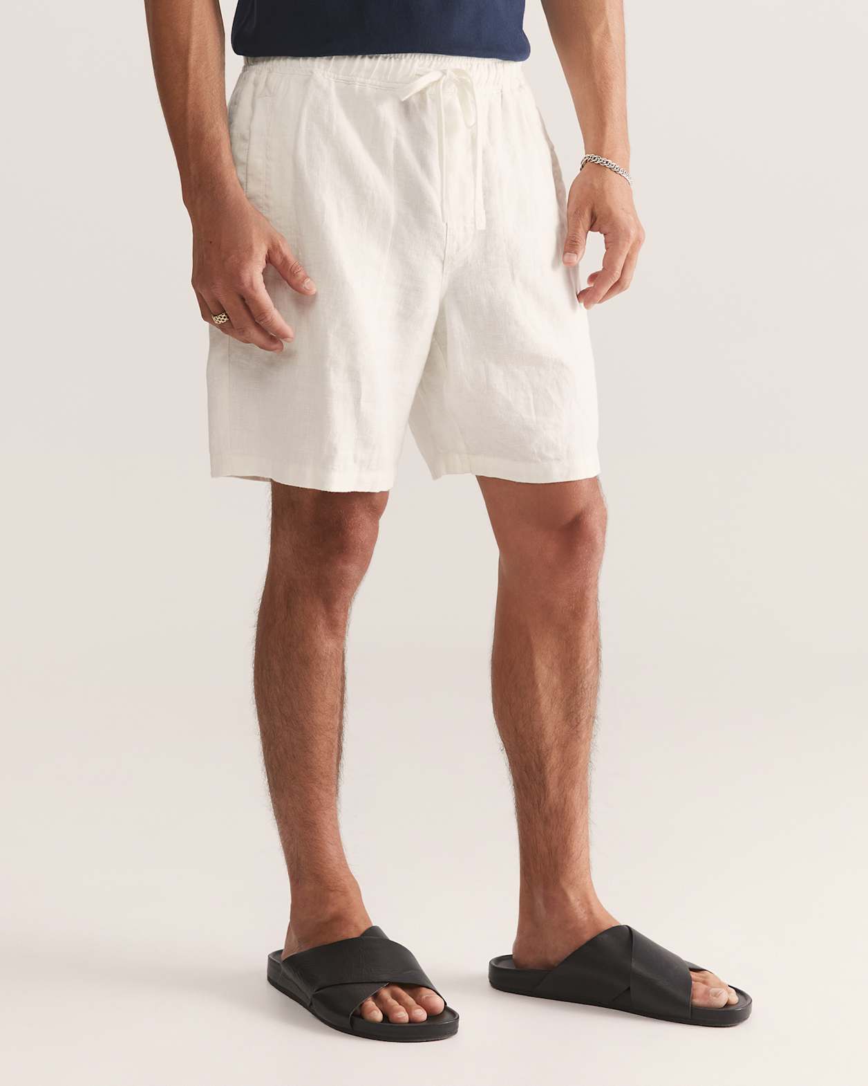 Kent Linen Short in WHITE