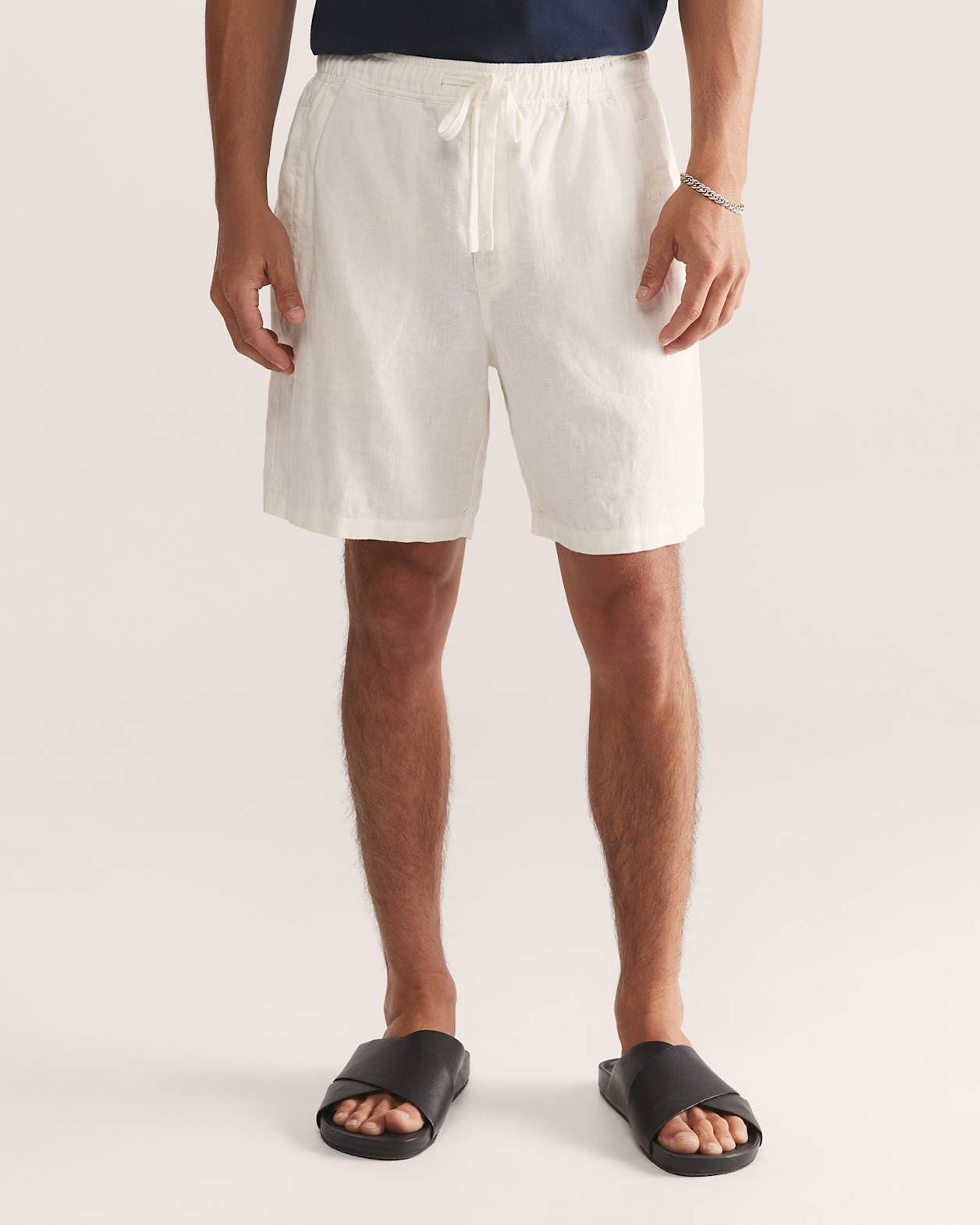 Kent Linen Short in WHITE