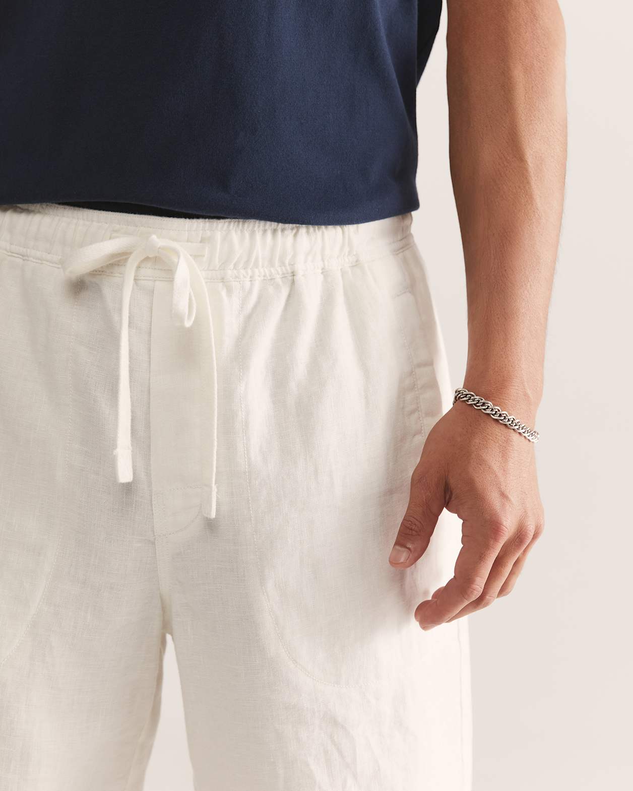 Kent Linen Short in WHITE