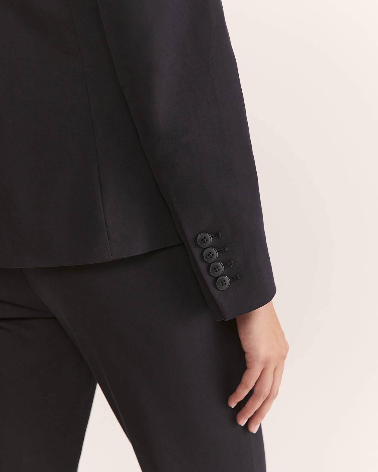 Tia Suit Blazer in BLACK