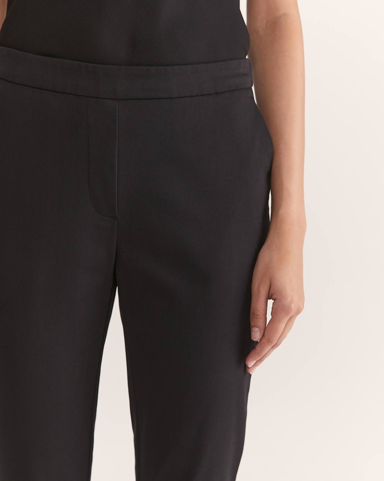 Tia Pull On Pant in BLACK