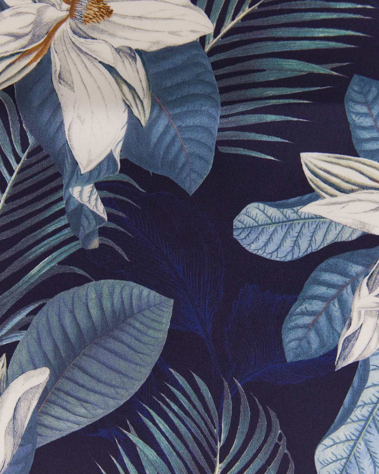Avery Silk Pocket Square in MIDNIGHT
