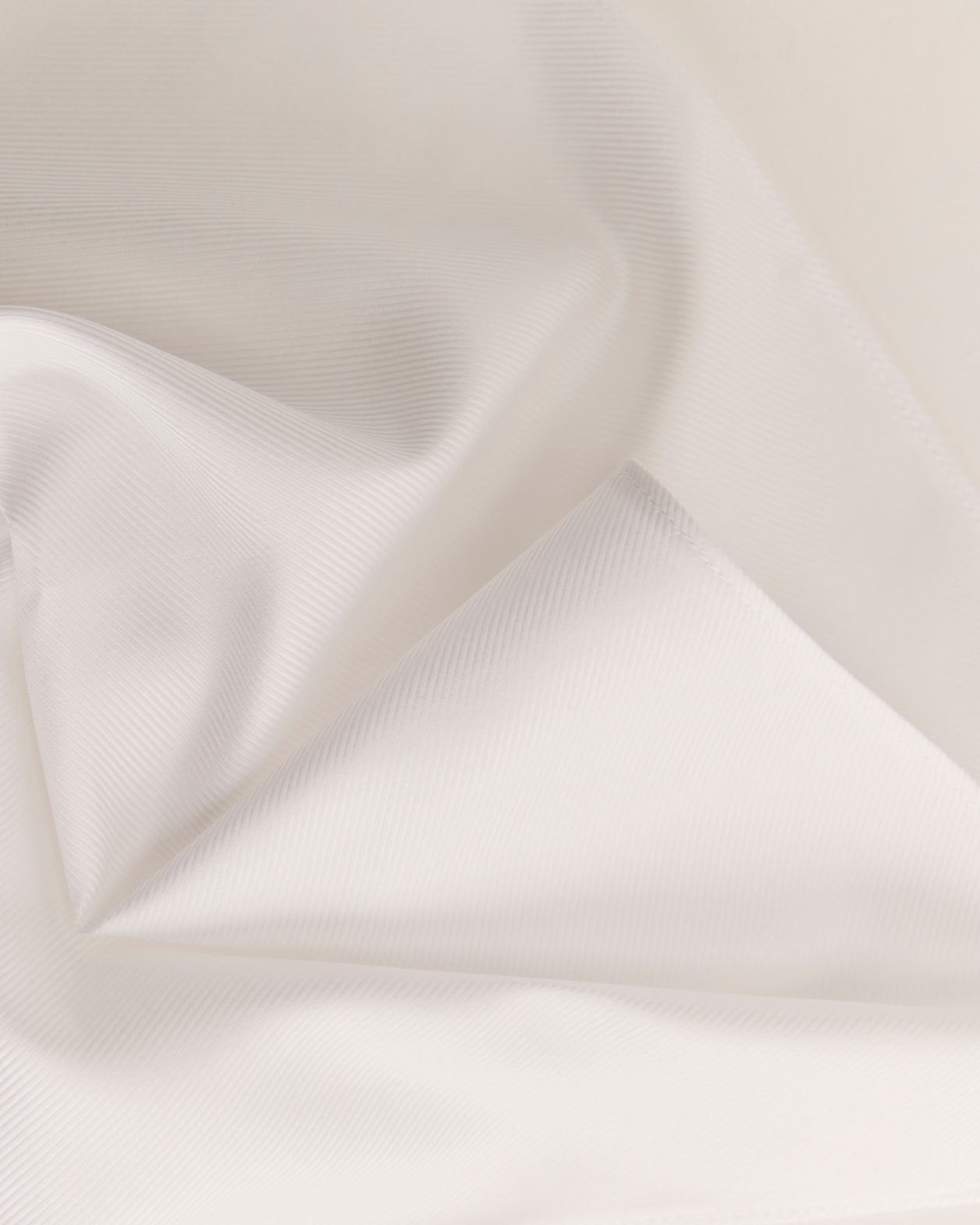 Munroe Pocket Square in WHITE