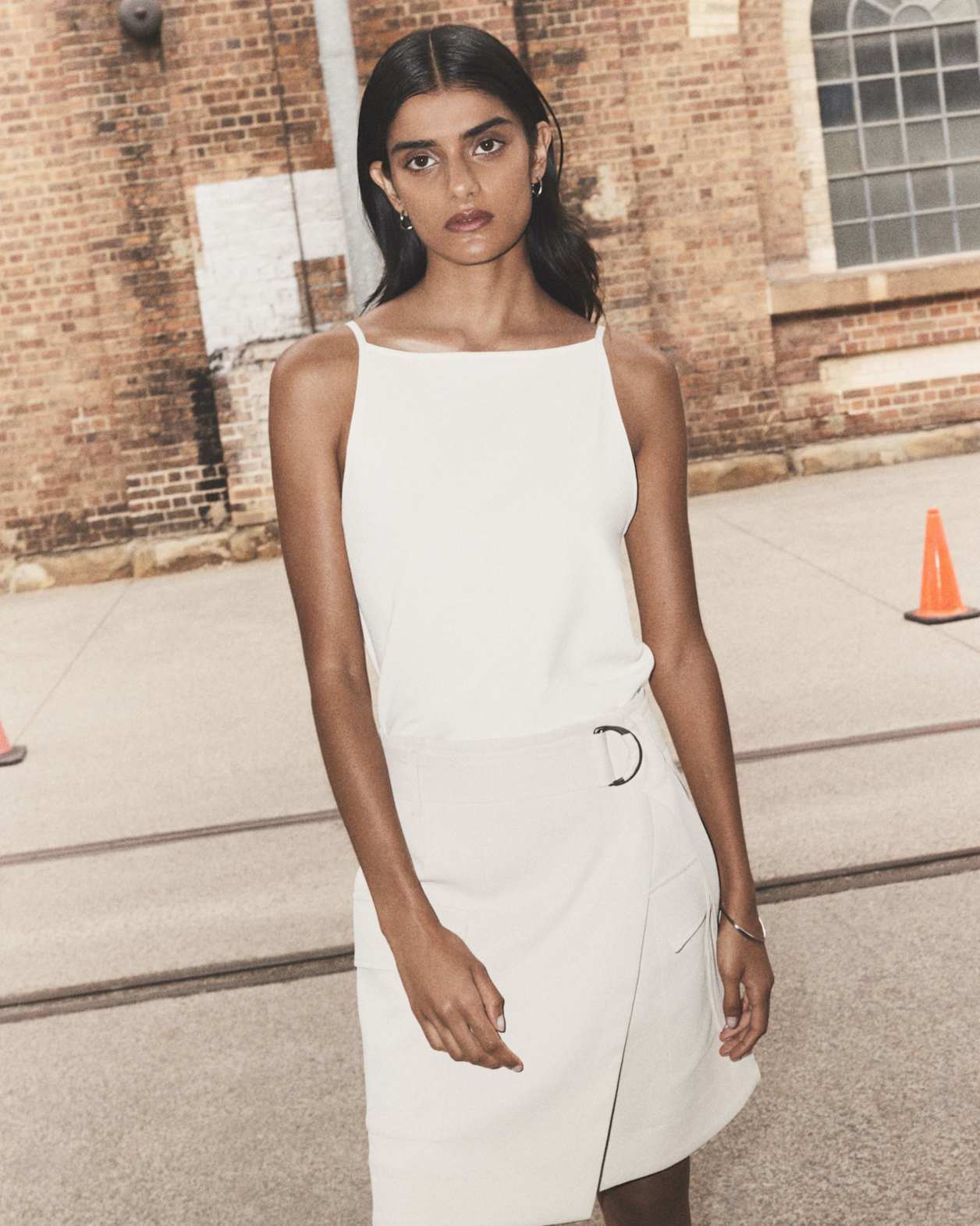 Vera Square Neck Singlet in CREME
