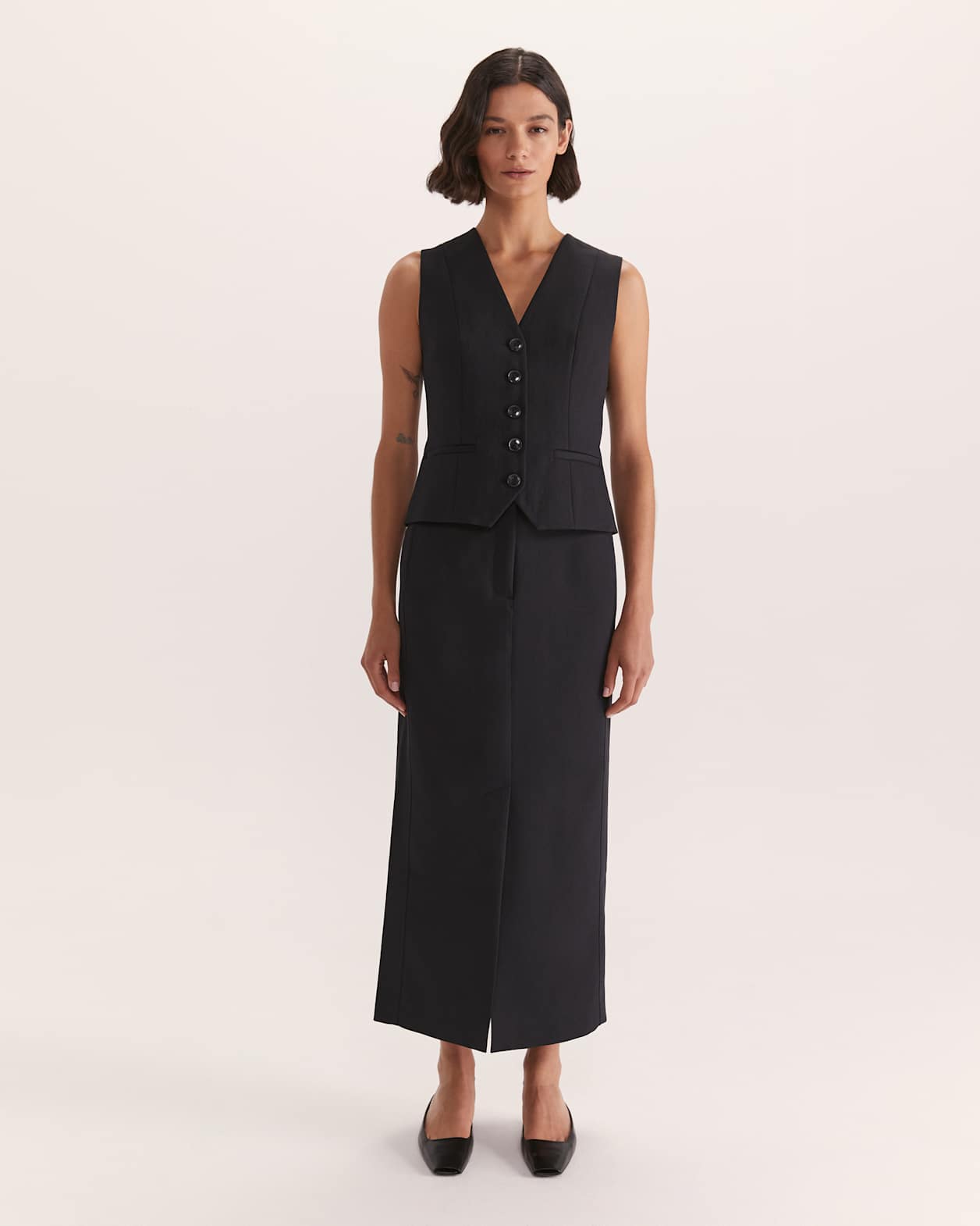 Dharma Midi Skirt in BLACK