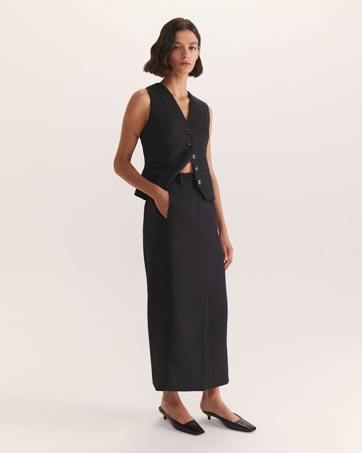 Dharma Midi Skirt in BLACK