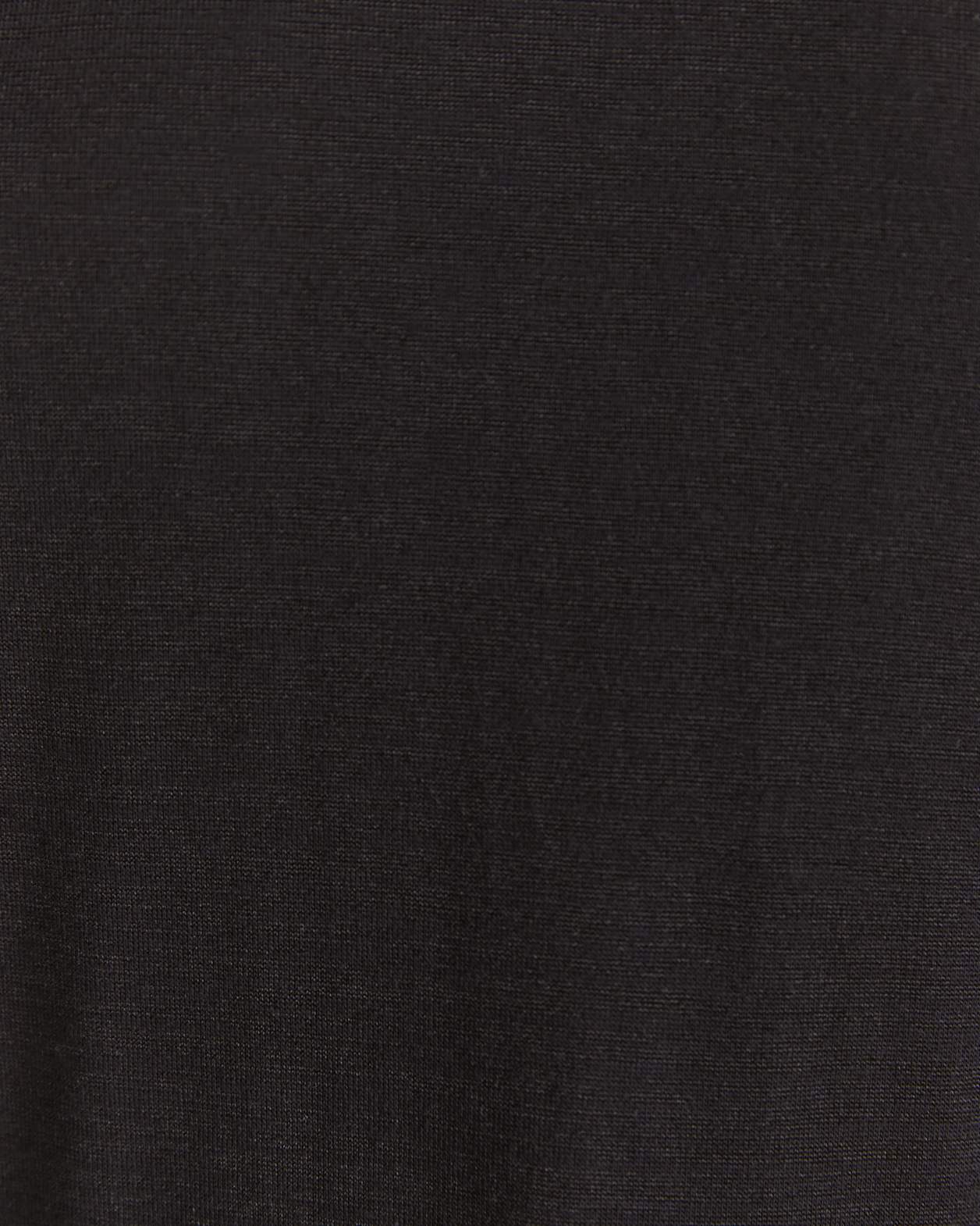 Antonia Tee in BLACK