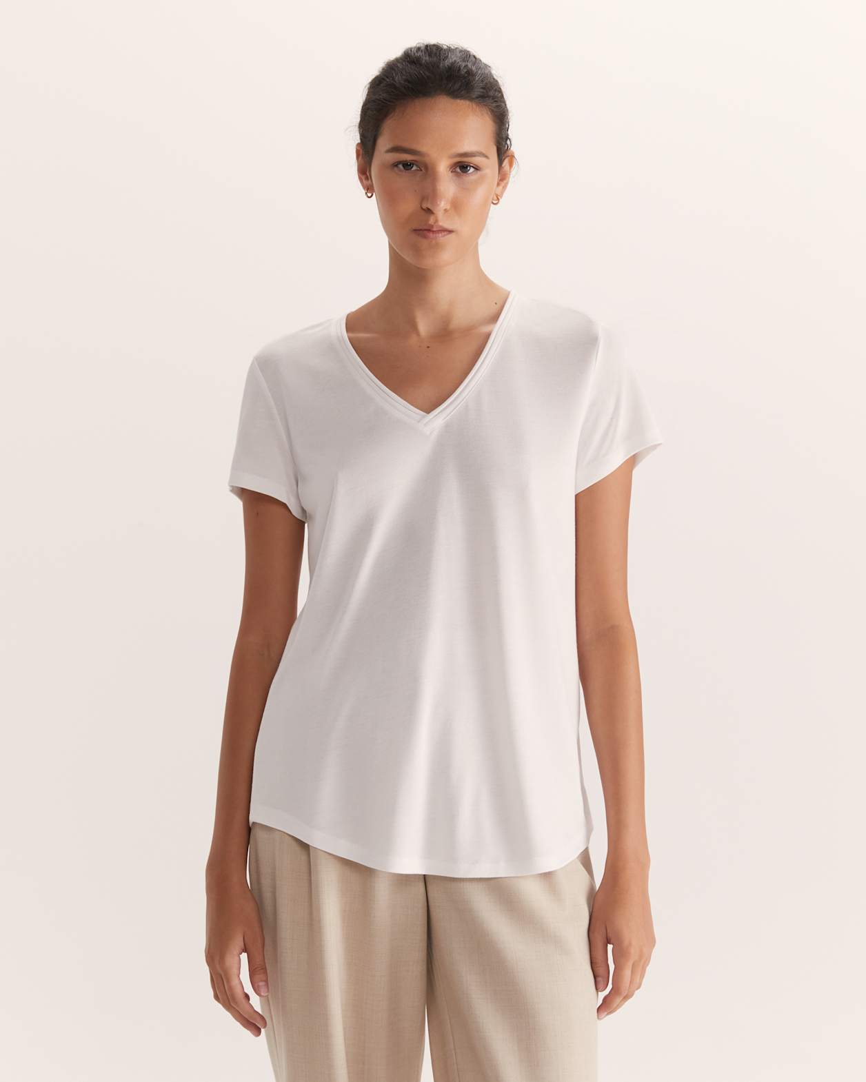 Antonia V Neck Tee in WHITE