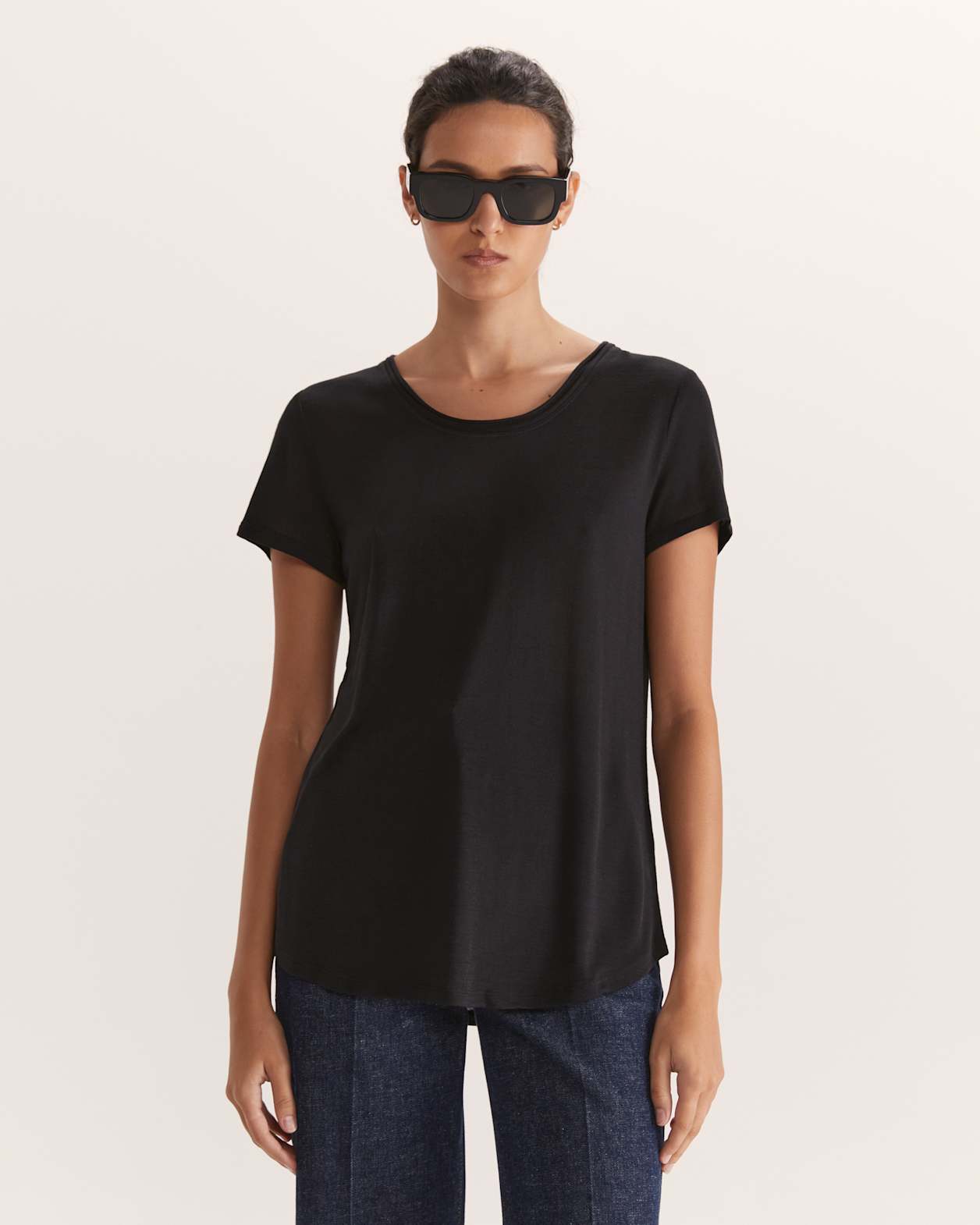 Antonia Tee in BLACK