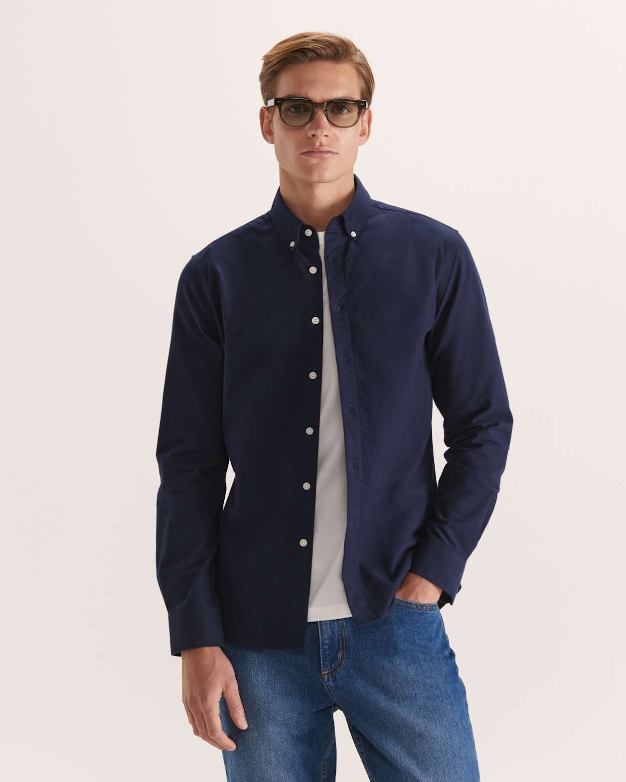 Sam Oxford Shirt in NAVY