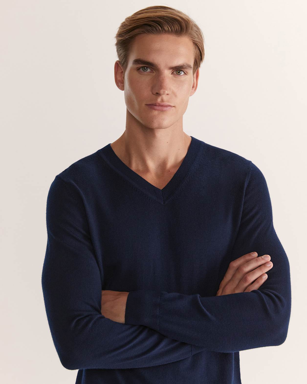 Franklin Merino Wool V Neck Knit in NAVY