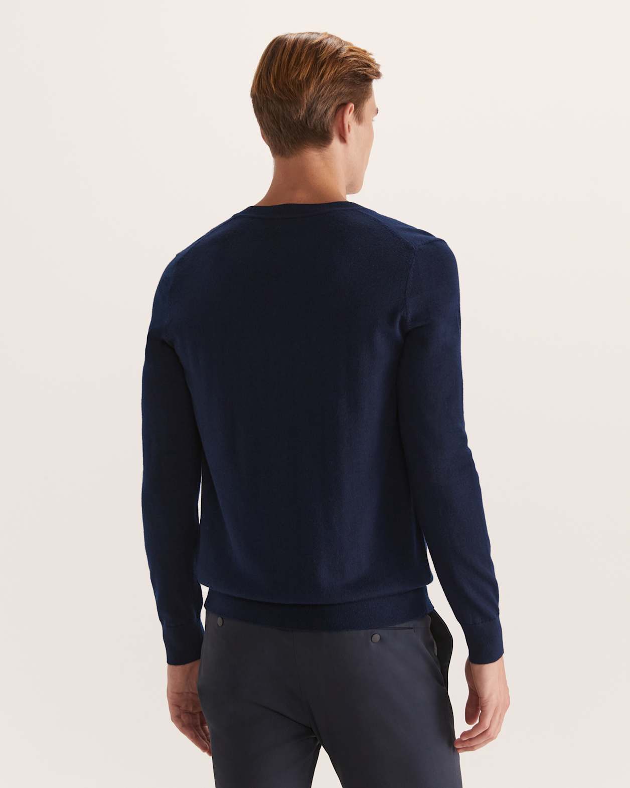 Franklin Merino Wool V Neck Knit in NAVY