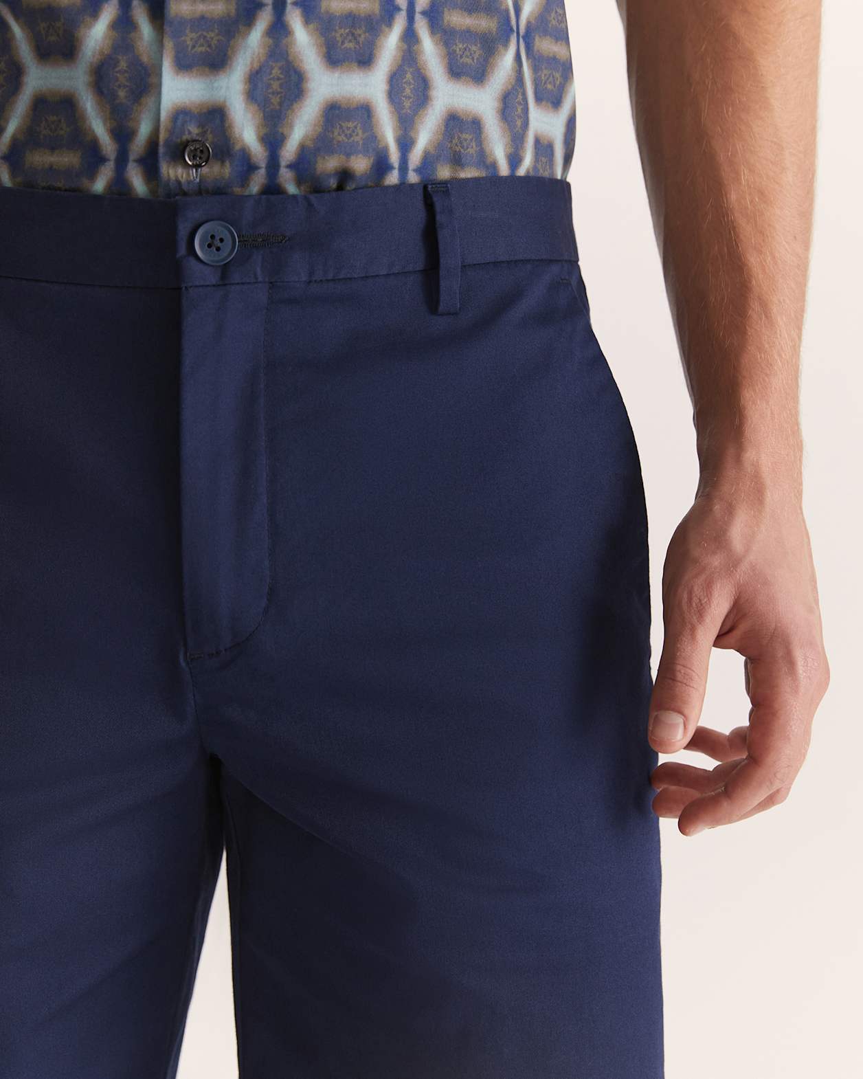 Noland Cotton Stretch Short in INK