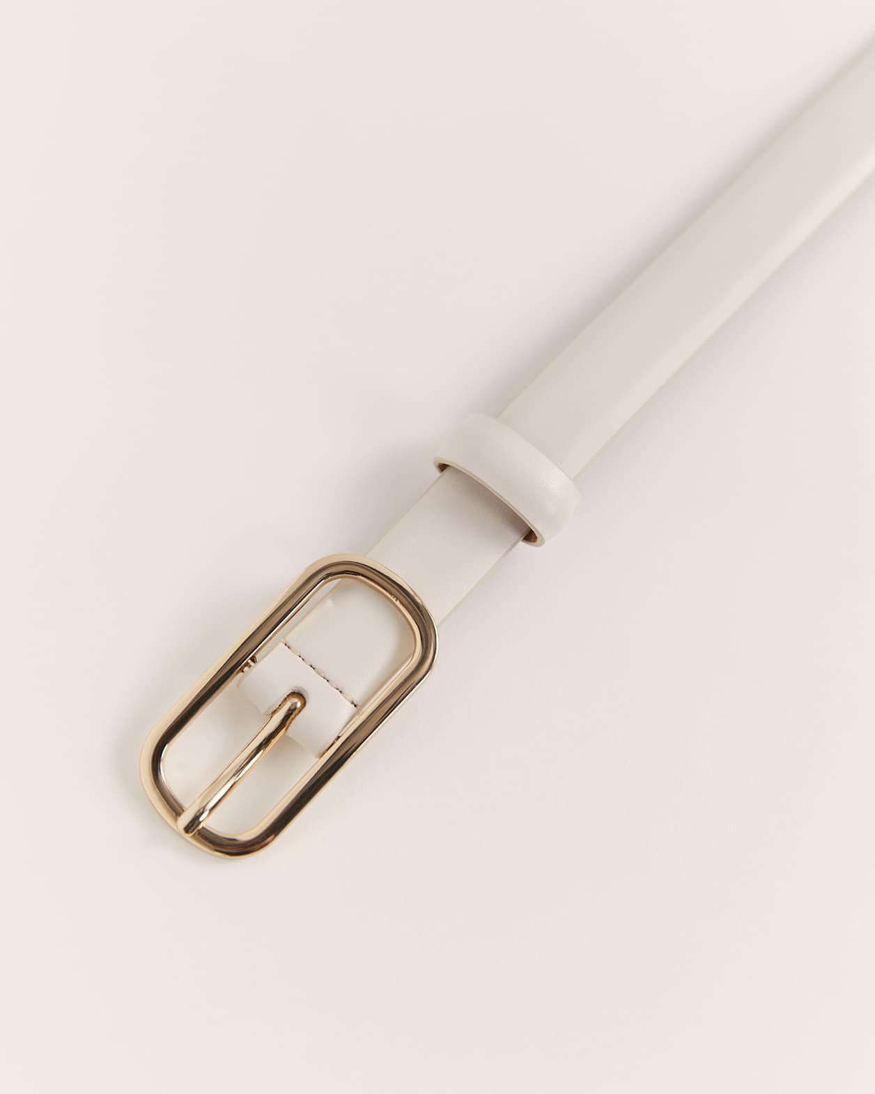 Essential Leather Belt in CREAM