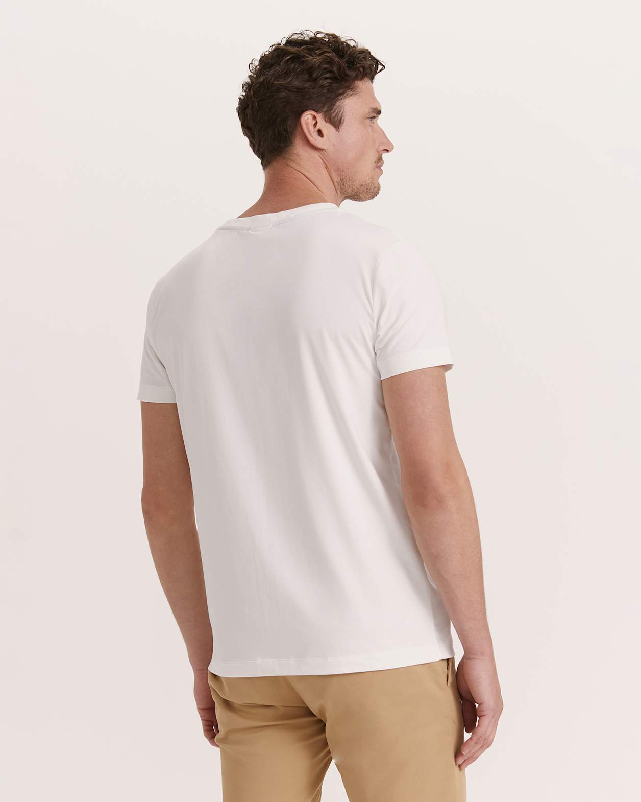 Oscar Stretch Tee in WHITE